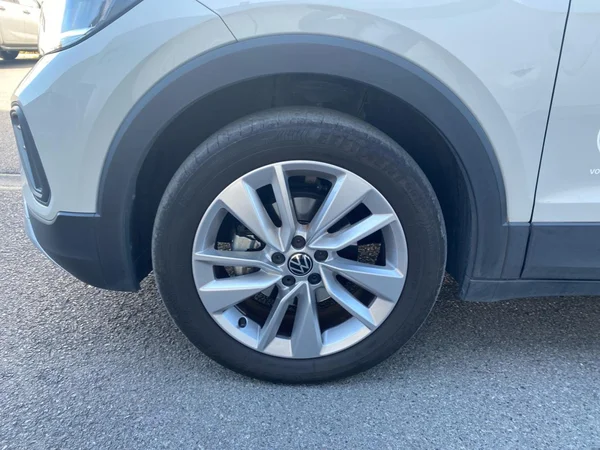VOLKSWAGEN T-Cross (2025) — foto 10 van 19