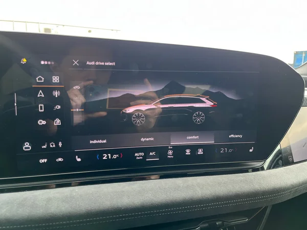 AUDI A6 Avant e-tron (2025) — foto 10 van 24