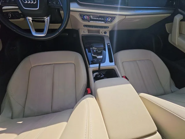 AUDI Q5 Sportback PHEV (2023) — foto 3 van 24
