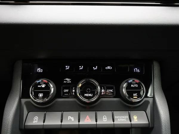 SKODA Karoq (2025) — foto 18 van 19