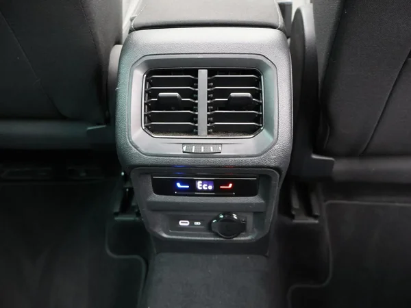 VOLKSWAGEN Tiguan eHybrid (PHEV) (2023) — foto 14 van 33