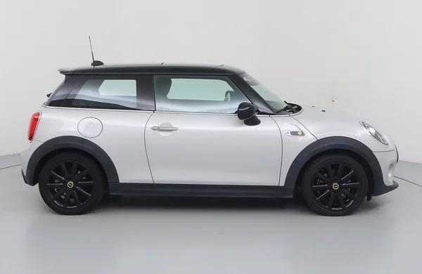 Mini E-Mini (F56) (2020) — foto 28 van 31