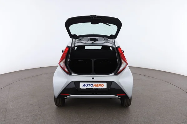 Toyota Aygo (2022) — foto 7 van 16