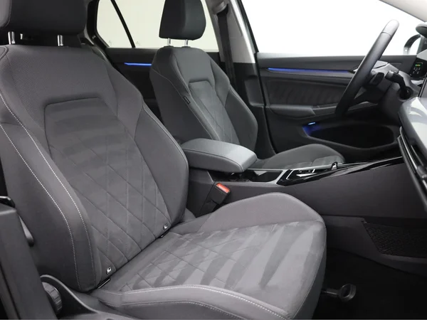 VOLKSWAGEN Golf VIII (2024) — foto 15 van 20