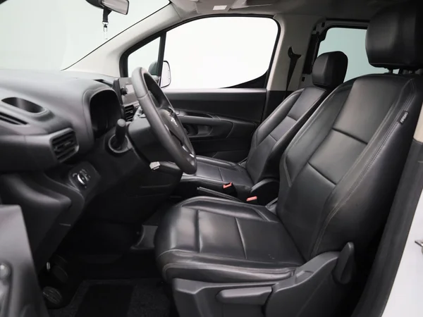 Opel Combo Life (2022) — foto 2 van 32