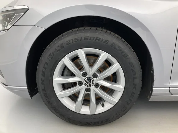 VOLKSWAGEN Passat Variant (2021) — foto 21 van 36