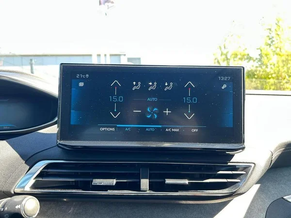 PEUGEOT 5008 Dsl (2022) — foto 9 van 32