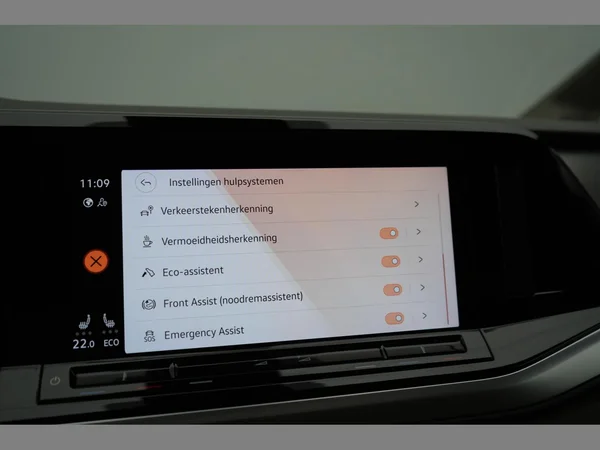 VOLKSWAGEN Multivan T7 Long eHybrid (PHEV) (2022) — foto 2 van 28