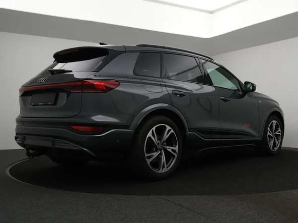 AUDI Q6 e-tron (2026) — foto 12 van 23