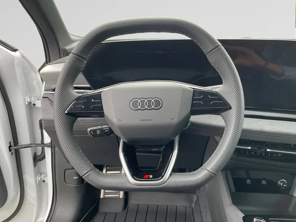 AUDI Q6 e-tron (2024) — foto 3 van 24