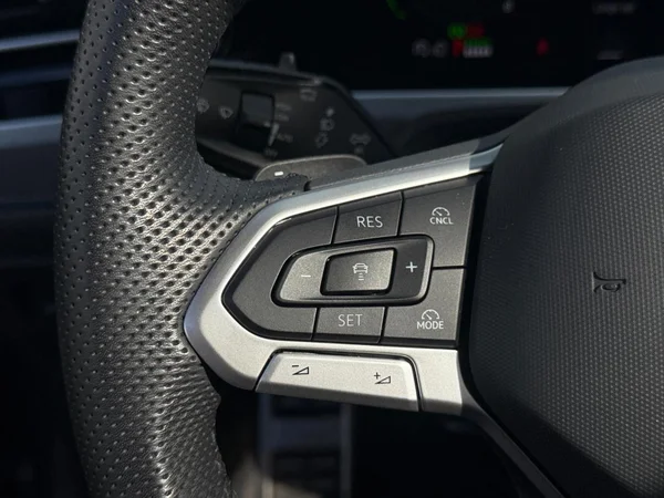 VOLKSWAGEN Passat Variant eHybrid (PHEV) (2025) — foto 7 van 25