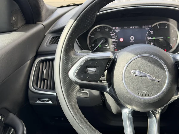 Jaguar E-PACE (2021) — foto 8 van 30