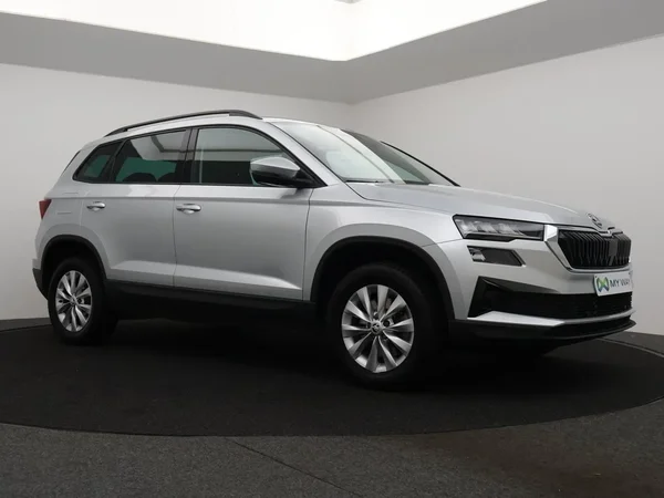 Škoda Karoq (2023) — foto 12 van 30