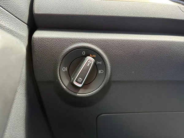 VOLKSWAGEN T-Roc (2018) — foto 7 van 21