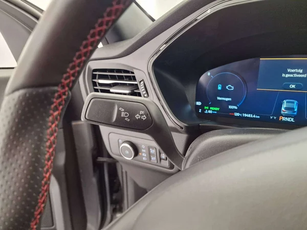 Ford Kuga (2025) — foto 2 van 15