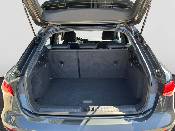 AUDI A3 Sportback (2024) — foto 19 van 21