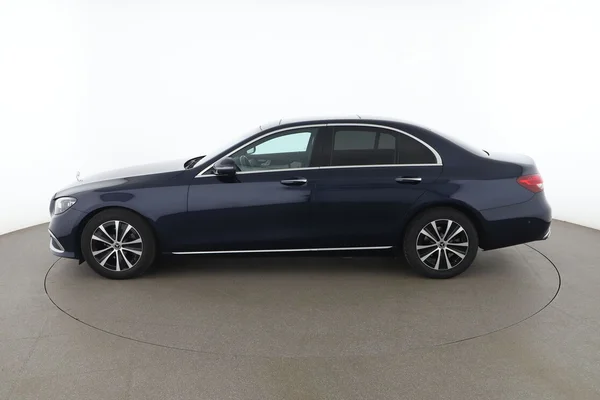 Mercedes-Benz E-Klasse (2021) — foto 9 van 16