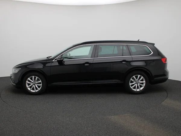 Volkswagen Passat (2023) — foto 34 van 42