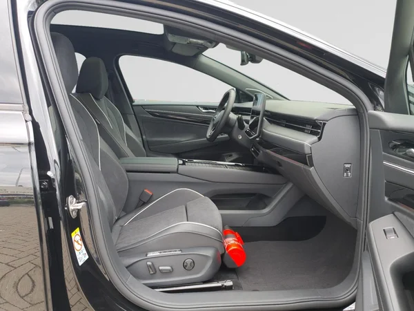 VOLKSWAGEN ID.7 Tourer (2026) — foto 5 van 16