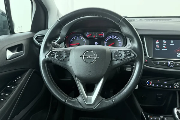 Opel Crossland (2022) — foto 2 van 24