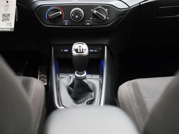 Hyundai Bayon (2023) — foto 2 van 37