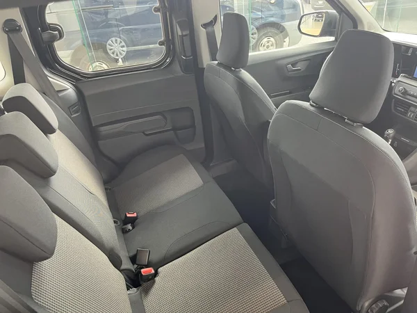 Ford Tourneo Courier (2026) — foto 11 van 11