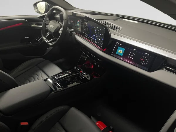 AUDI A6 Avant e-tron (2025) — foto 14 van 16