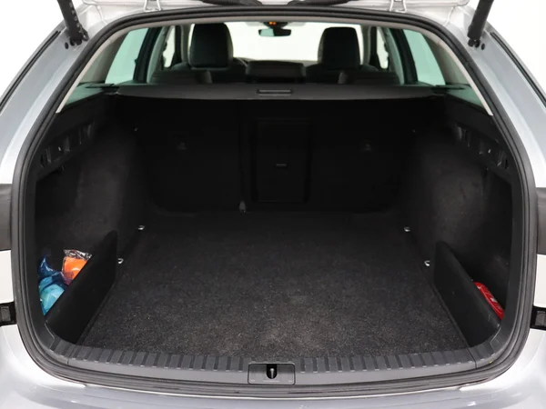 SKODA Octavia Combi (2024) — foto 6 van 19