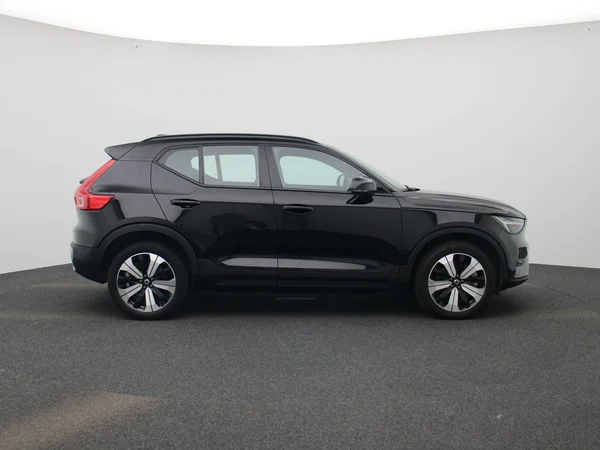 Volvo XC40 (2023) — foto 42 van 45