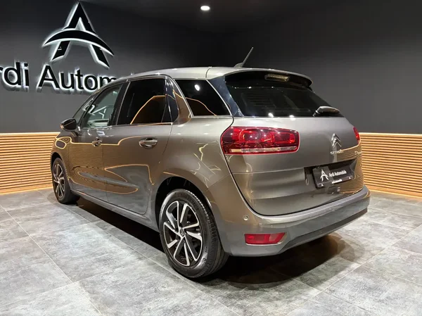 Citroen C4 (2019) — foto 25 van 27