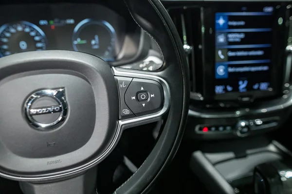 Volvo XC60 (2020) — foto 16 van 32