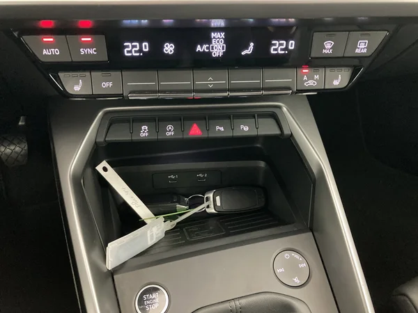 AUDI A3 Sedan (2020) — foto 21 van 36