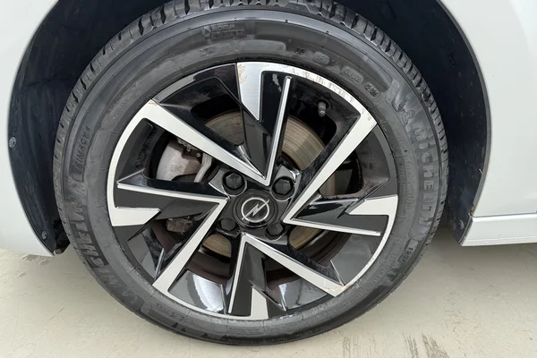 Opel Corsa (2025) — foto 10 van 23