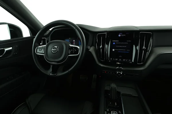 Volvo XC60 (2022) — foto 4 van 16