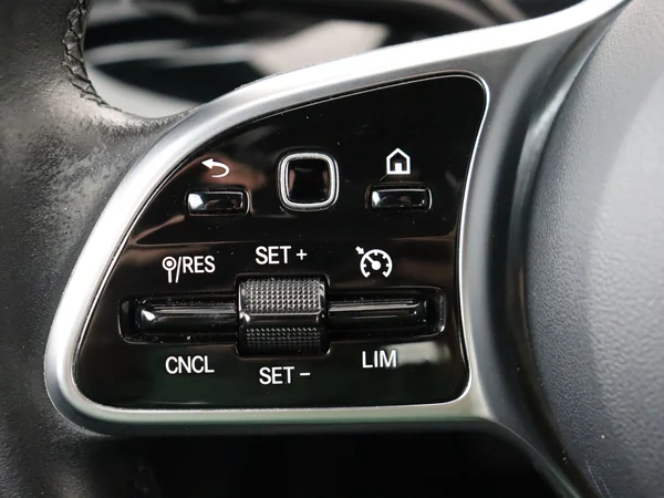 MERCEDES CLA 180 (2020) — foto 9 van 27