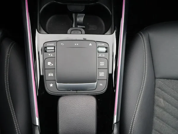 Mercedes-Benz EQA (2024) — foto 25 van 34