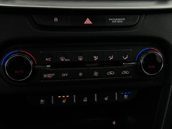KIA XCeed (2021) — foto 18 van 33