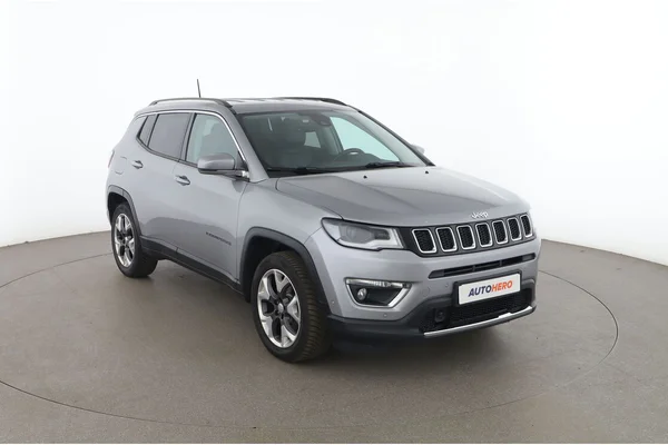 Jeep Compass (2017) — foto 14 van 16