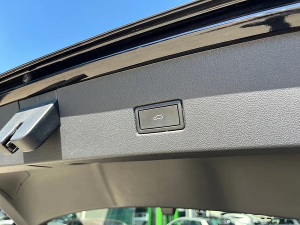 VOLKSWAGEN T-Roc (2023) — foto 5 van 24