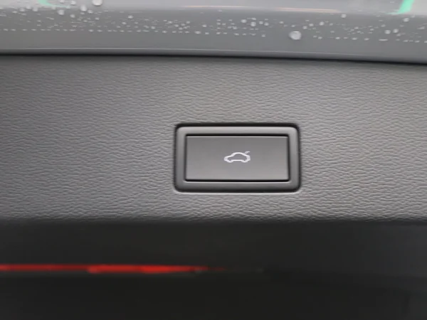 VOLKSWAGEN Golf VIII SW (2024) — foto 13 van 26