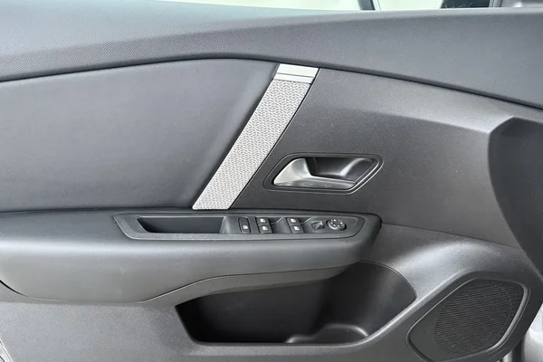 Citroen C4 (2023) — foto 7 van 18
