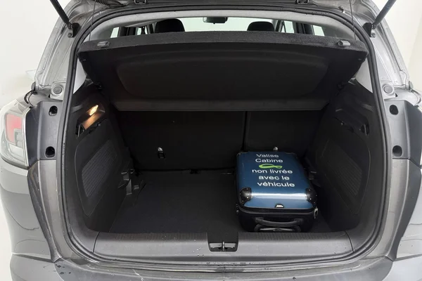 Opel Crossland (2022) — foto 13 van 27