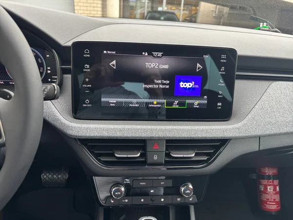 SKODA Kamiq (2024) — foto 8 van 24