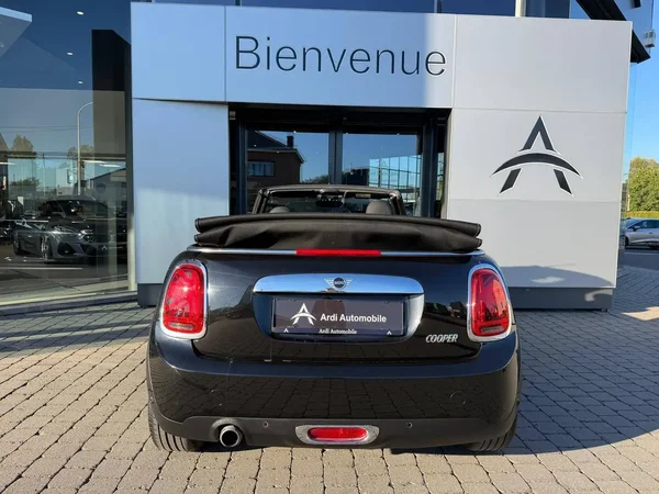 Mini Cooper (2018) — foto 24 van 28