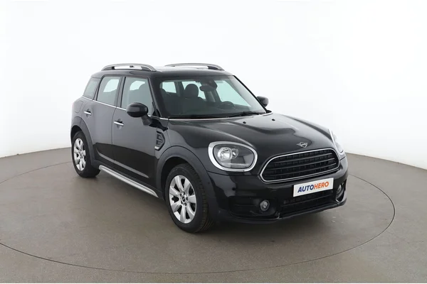 MINI Countryman (2019) — foto 14 van 16