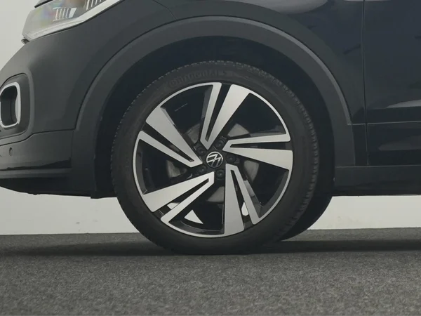 VOLKSWAGEN T-Cross (2021) — foto 2 van 10