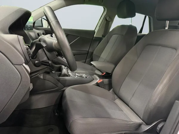 AUDI Q2 (2018) — foto 2 van 27