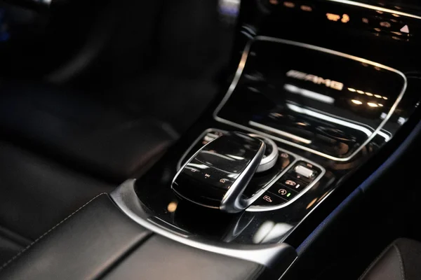 Mercedes-Benz C-Klasse (2019) — foto 3 van 23