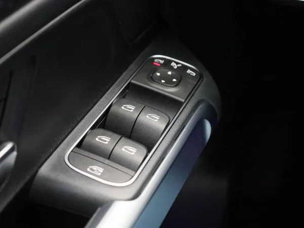 Mercedes-Benz GLB (2025) — foto 31 van 50