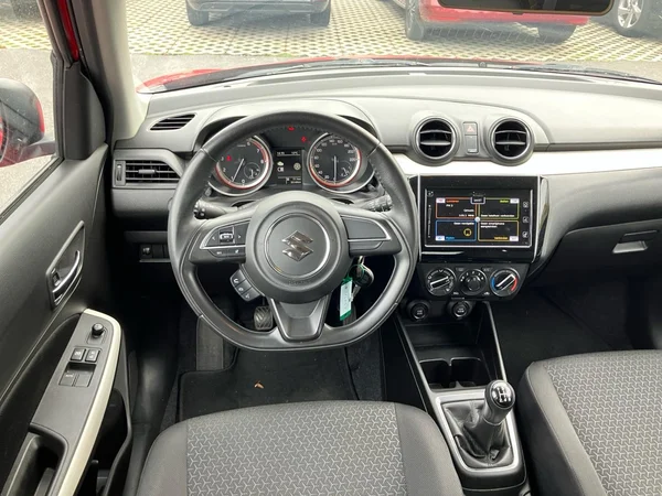 SUZUKI Swift (2020) — foto 20 van 25